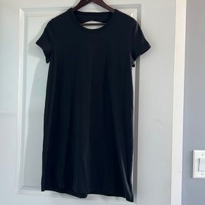 Lululemon t-shirt dress with back cutout size 4